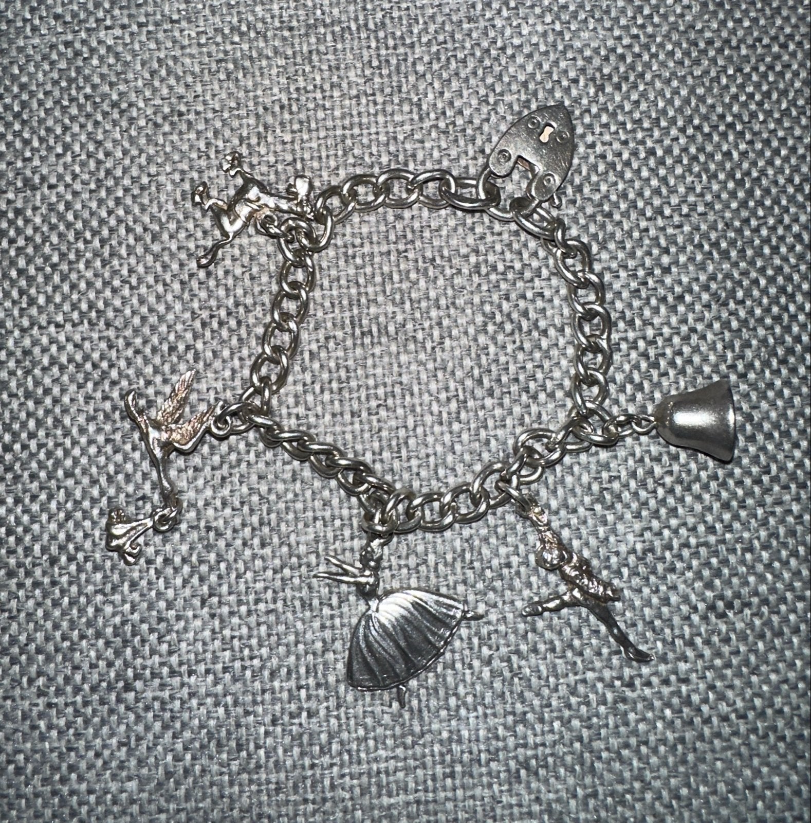 Vintage zilveren  bedelarmband met diverse bedels, Ophalen, Gebruikt, Zilver, Met bedels of kralen