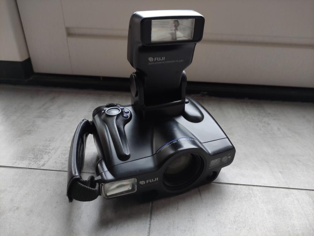 Fuji FZ-3000 zoom date camera met flitser (werkend), Audio, Tv en Foto, Fotocamera's Analoog, Ophalen of Verzenden, Compact, Fuji