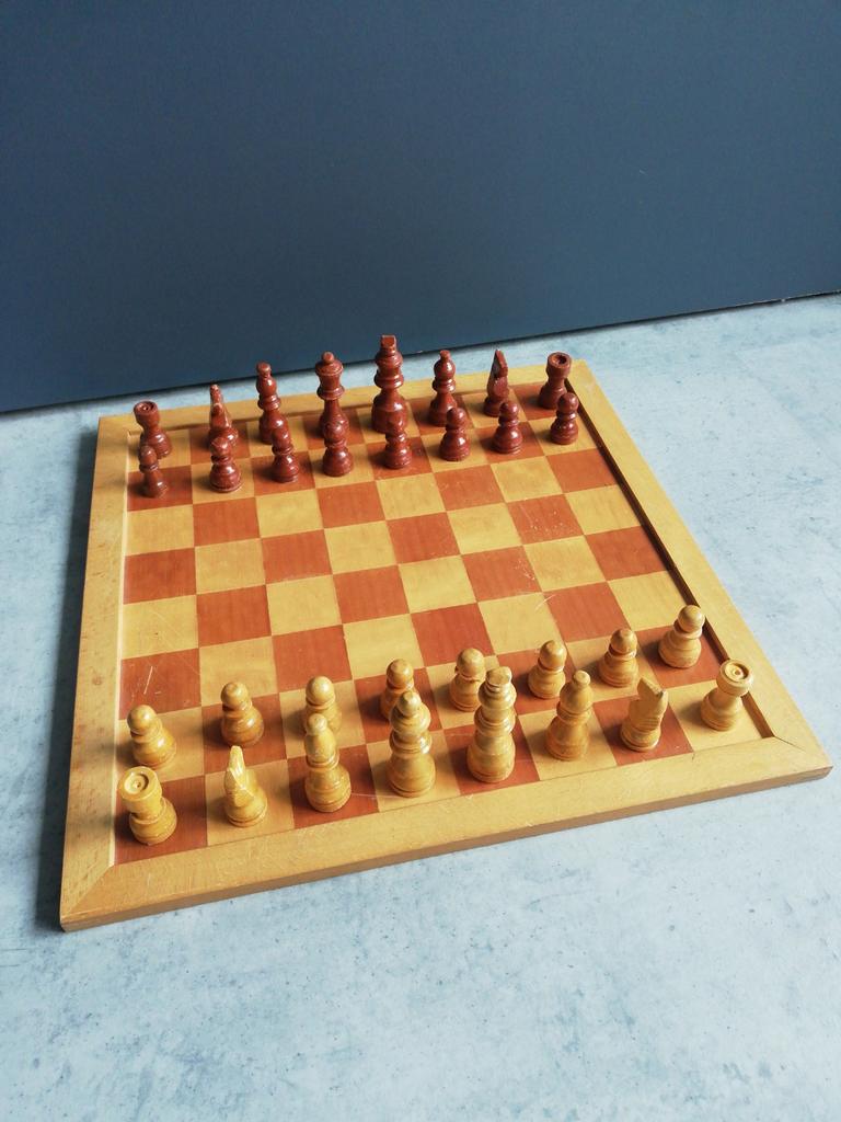 Homas dam /schaakbord met houten stukken, Ophalen of Verzenden, Minder dan 500 stukjes, Gebruikt, Schaken