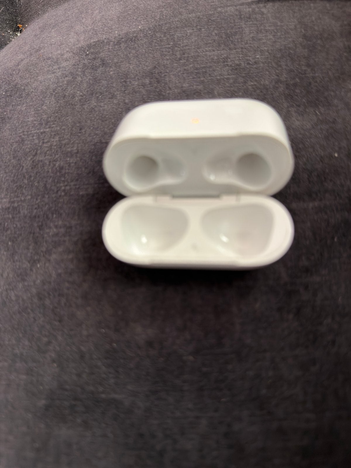 Apple AirPods Oplaadcase (zonder oortjes), In-ear, Gebruikt, Draadloos opladen, Ophalen of Verzenden