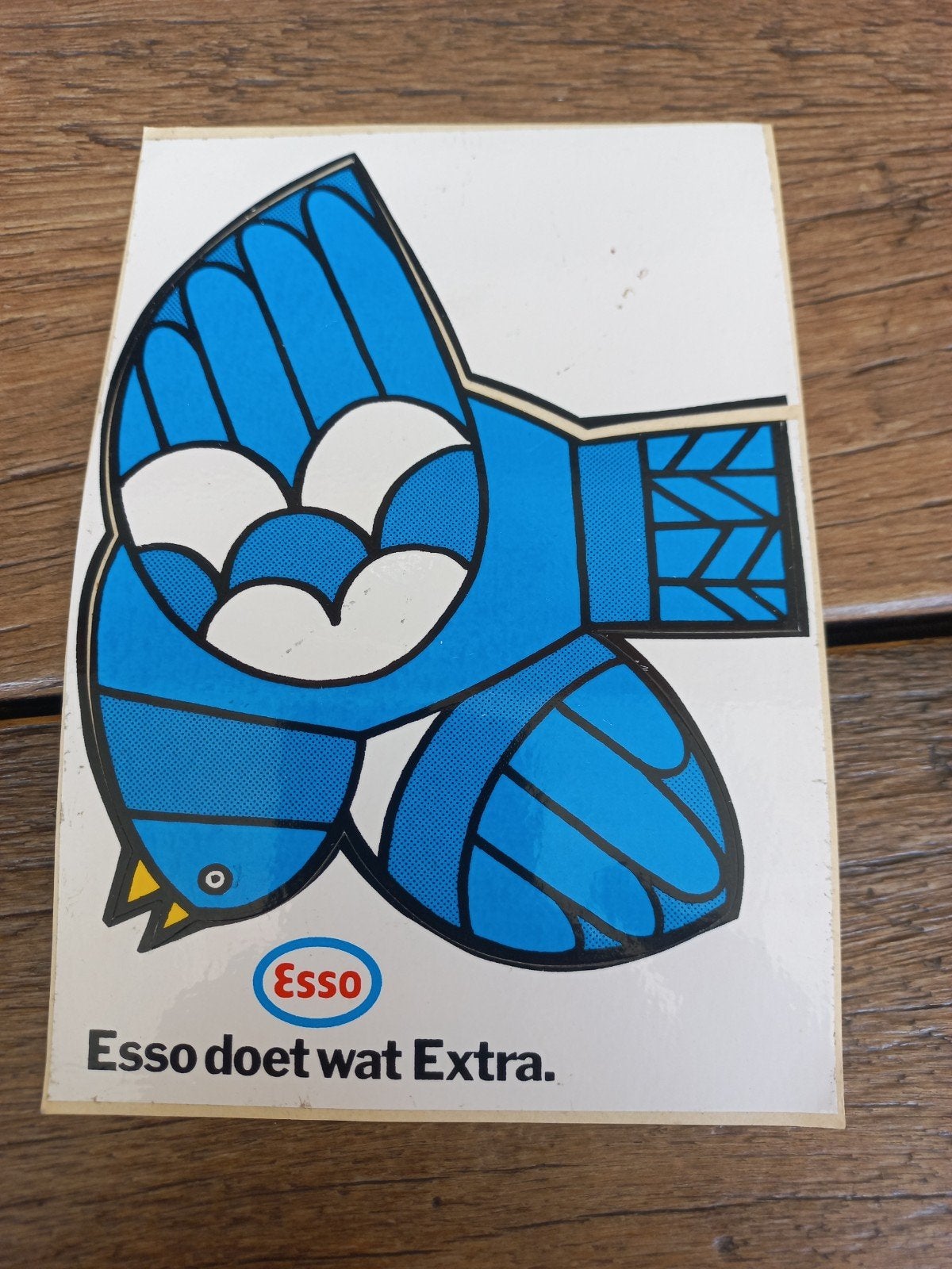 Vintage Esso 'Esso doet wat Extra' sticker met vogel, Ophalen of Verzenden