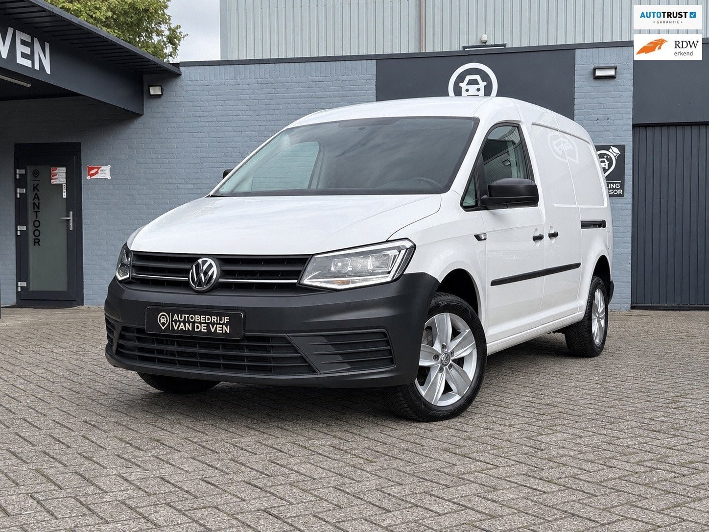 Volkswagen Caddy 1.4 TSI Maxi | DSG | 1e Eig | BPM Vrij, Auto's, Dealer onderhouden, Gebruikt, Zwart, 4 cilinders