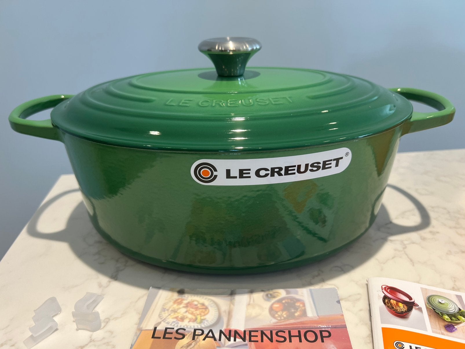 Nieuwe Le Creuset Oval 31 cm Bamboo green, Gietijzer, Nieuw, Ophalen of Verzenden, Le Creuset
