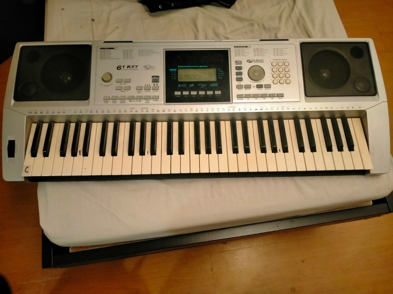 C. Giant LP-6210C Keyboard - 61 toetsen, Muziek en Instrumenten, Keyboards, Midi-aansluiting, Ophalen, Overige merken, 61 toetsen