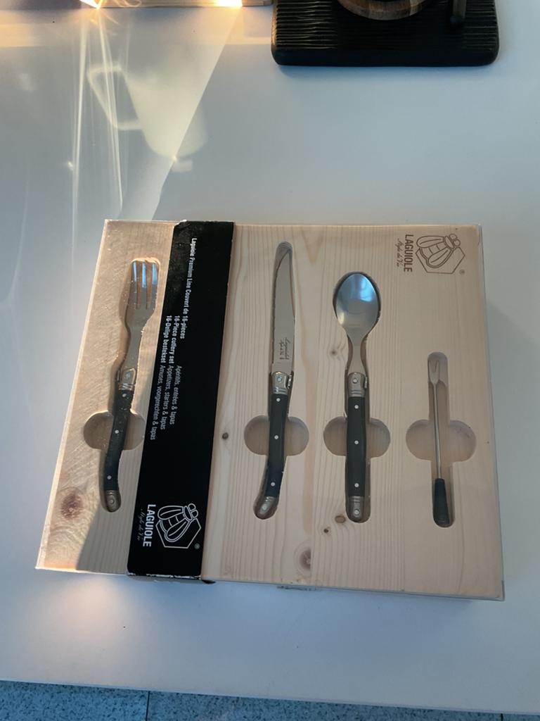 Laguiole tapas bestek messen set 16 delig nieuw ongeopend, Ophalen, Nieuw, Rvs of Chroom