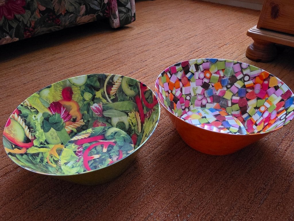 Set van 2 vrolijke schalen met diverse prints, Kunststof, Ophalen of Verzenden, Modern, Schaal of Schalen
