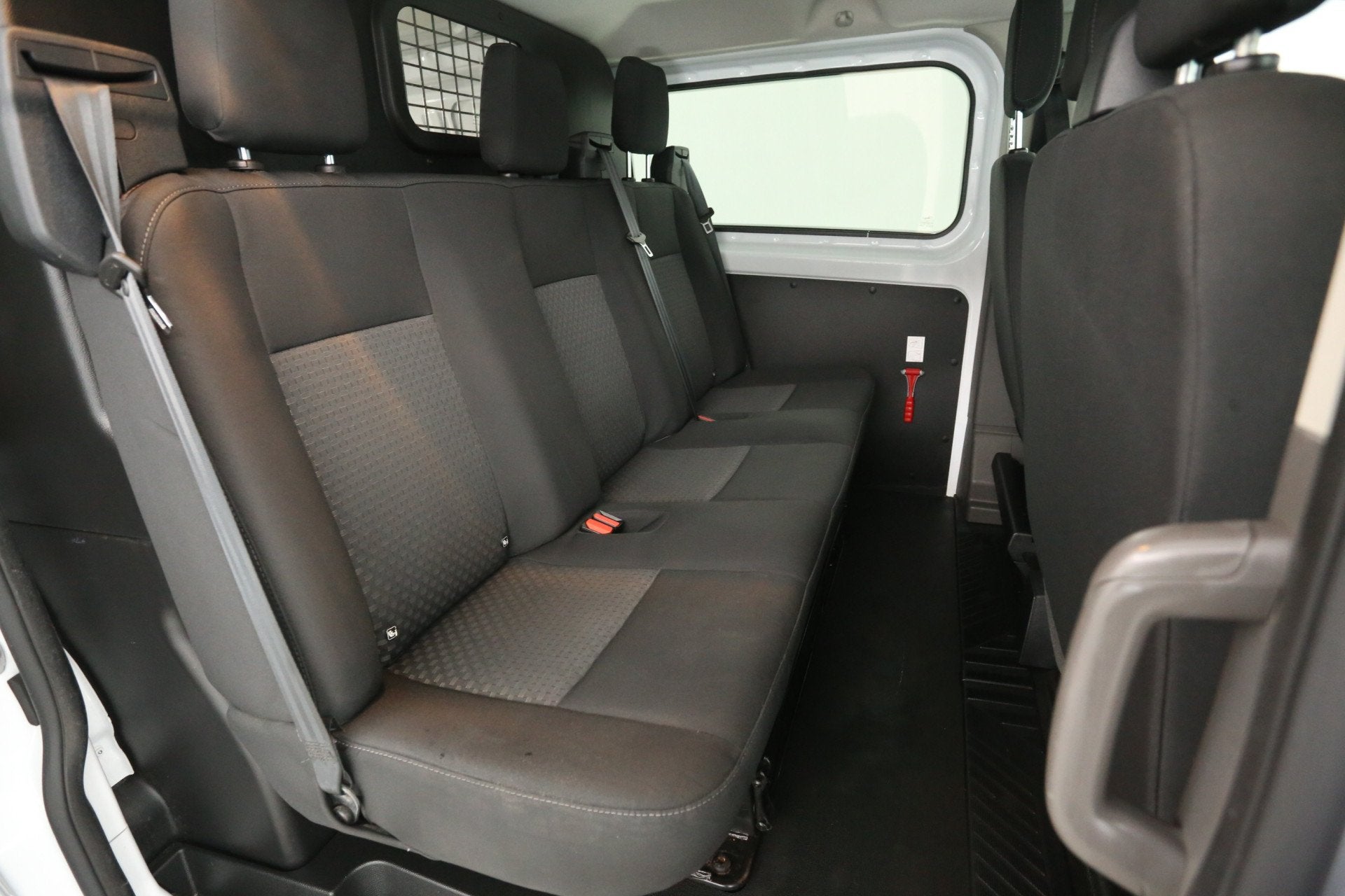 Ford Transit Custom 2.0 TDCI L2H1 | DC | 2800kg Trekgew. | 6, Auto's, Bestelauto's, Voorwielaandrijving, Stof, Euro 6, 4 cilinders