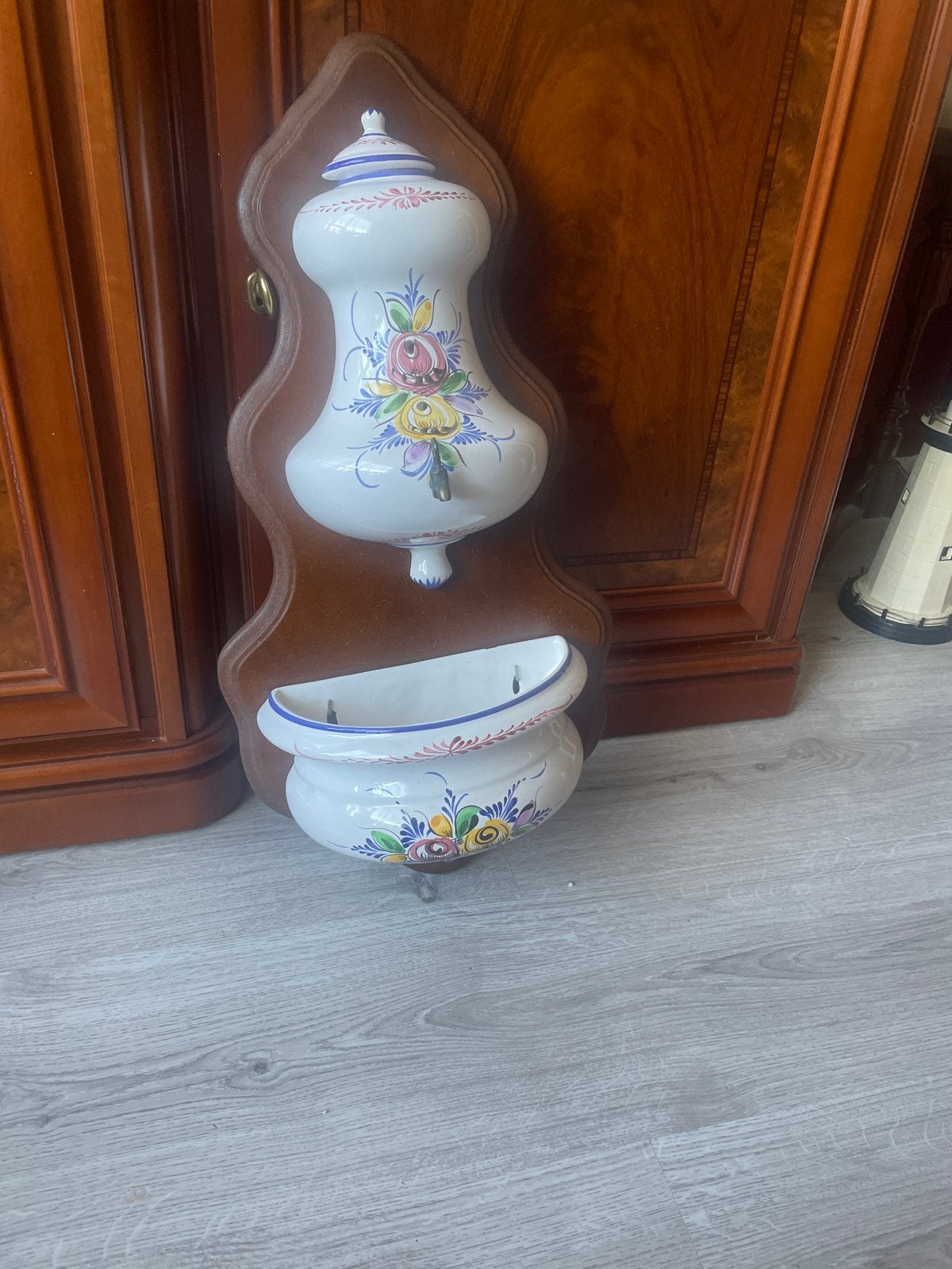 Antieke keramische wandfontein met bloemmotief, Ophalen of Verzenden
