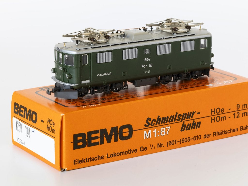 Nieuwe Bemo RhB E Lok Ge 4/4 I 604 "CALANDA" (H0m), Overige merken, Nieuw, Ophalen of Verzenden, Analoog