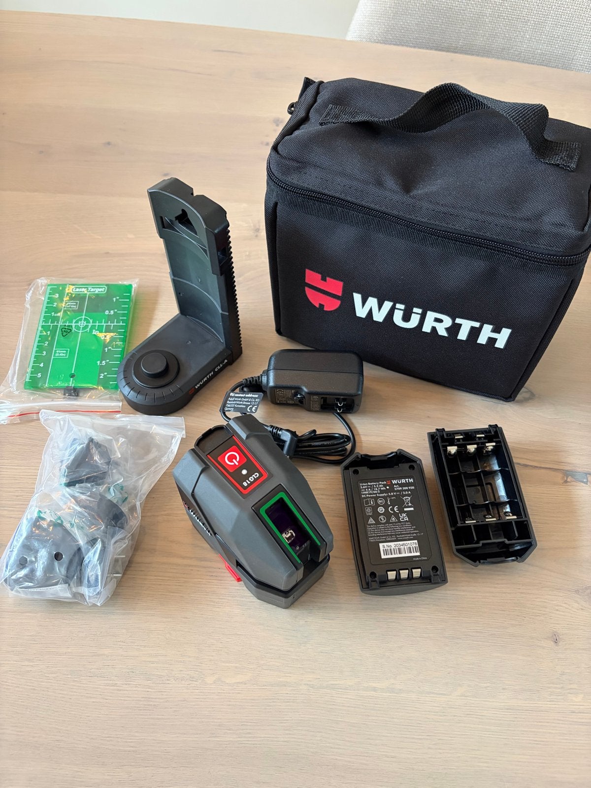 Nieuwe groene kruislijnlaser met accessoires en tas, Ophalen of Verzenden, Zo goed als nieuw