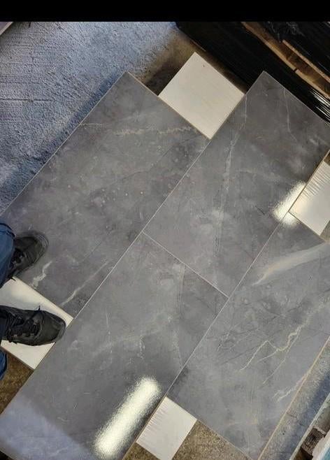Restpartij Tegellaminaat 49 m2 (Nieuw in doos), Huis en Inrichting, Stoffering | Vloerbedekking, Ophalen of Verzenden, Nieuw, 75 m² of meer