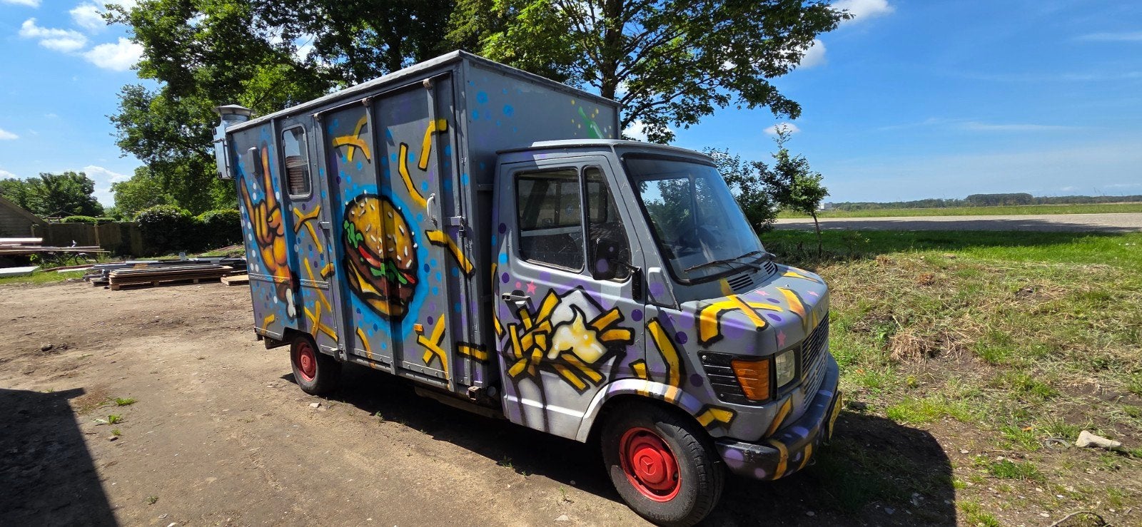 MERCEDES-BENZ 307D Foodtruck - Direct Startklaar! Nieuwe APK, Zakelijke goederen, Partijgoederen en Retail | Verkoopwagens, Ophalen