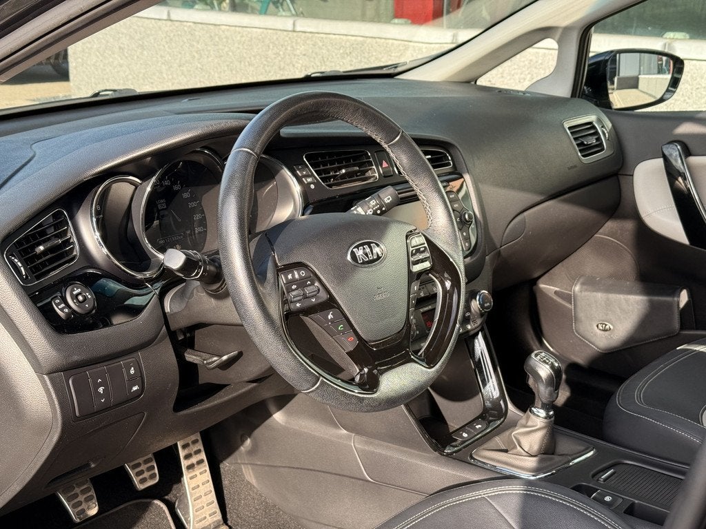 Kia cee'd Sportswagon 1.6 GDI BusinessLine | Pano | Leder |, Auto's, Voorwielaandrijving, 135 pk, Gebruikt, 4 cilinders