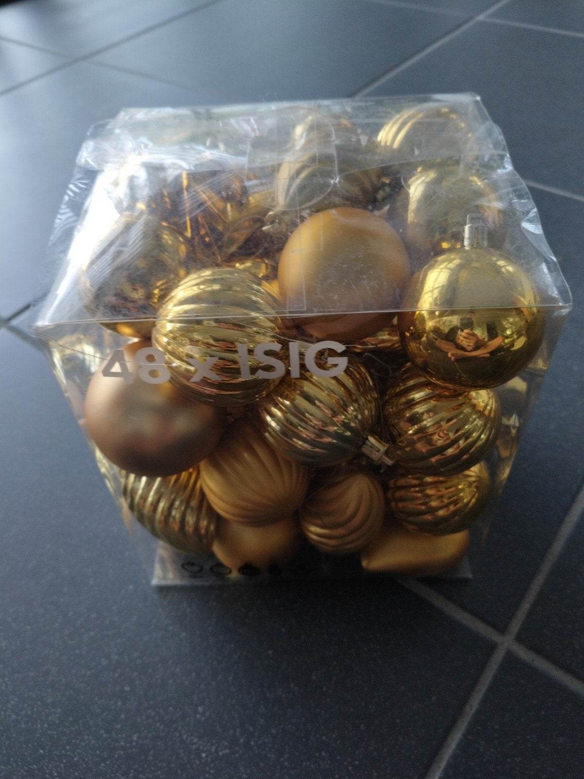 48 kerstballen IKEA, Ophalen, Zo goed als nieuw