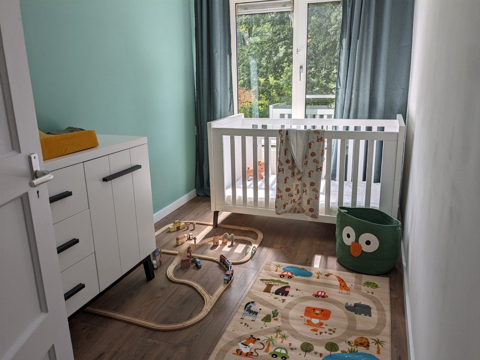 Ledikant / junior bed (70x140) + commode Interbaby, Ophalen, Zo goed als nieuw, Jongetje of Meisje