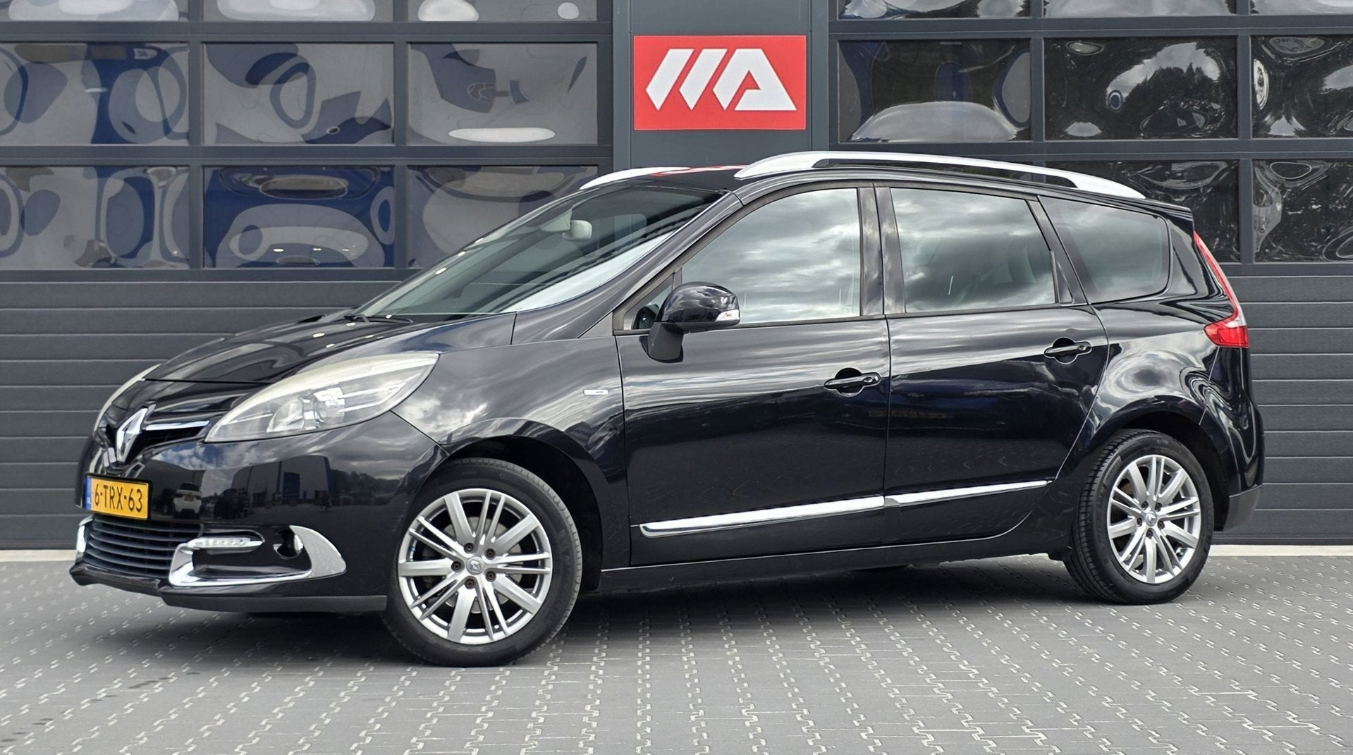 Renault Grand Scénic 1.2 TCe Bose 7P | TREKHAAK | NAVI | KE, Voorwielaandrijving, Euro 5, Gebruikt, 4 cilinders