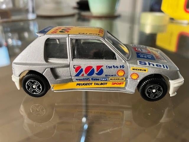 Burago 4125 Peugeot 205 Turbo 16 1/43, Verzenden, Zo goed als nieuw, Auto, Overige merken