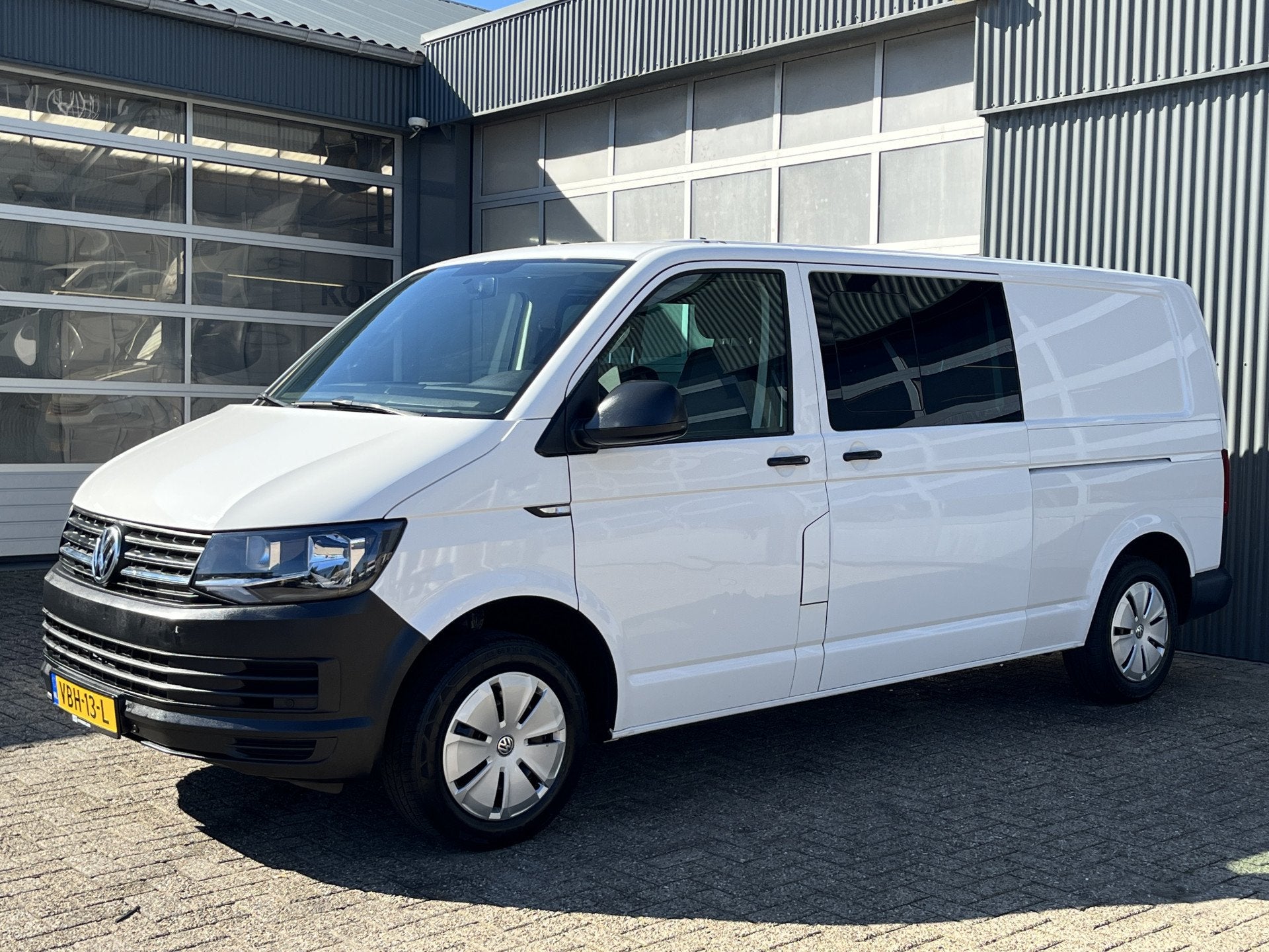 Volkswagen Transporter 2.0 TDI L2H1 DC 150pk BTW VRIJ! 2x sc, Stof, Gebruikt, 4 cilinders, 150 pk