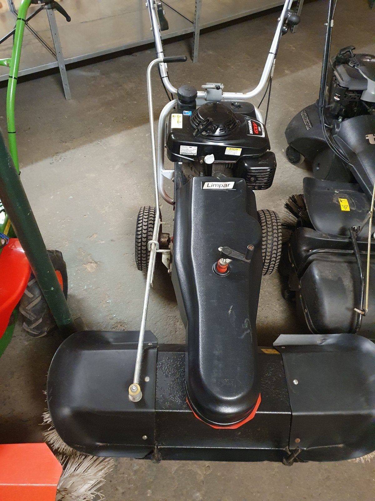 Limpar veegmachine, Ophalen, Gebruikt