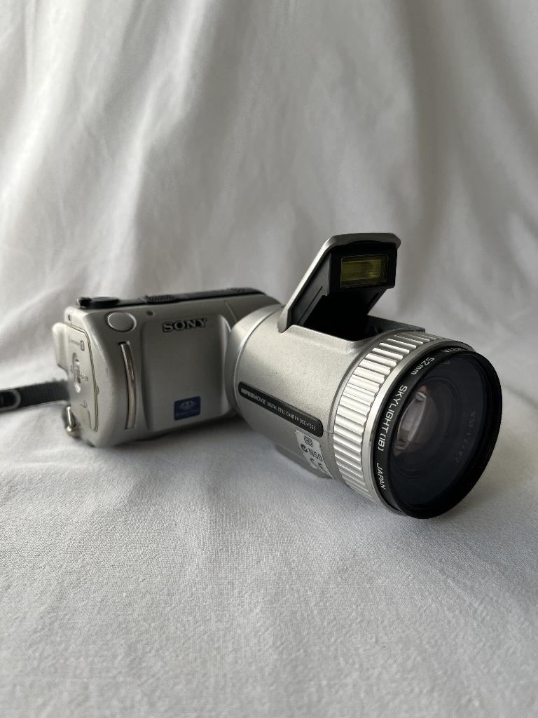 Sony DSC-F505 2.1MP Digitale Camera (draaibare lens), Gebruikt, Compact, Ophalen of Verzenden, 2 Megapixel