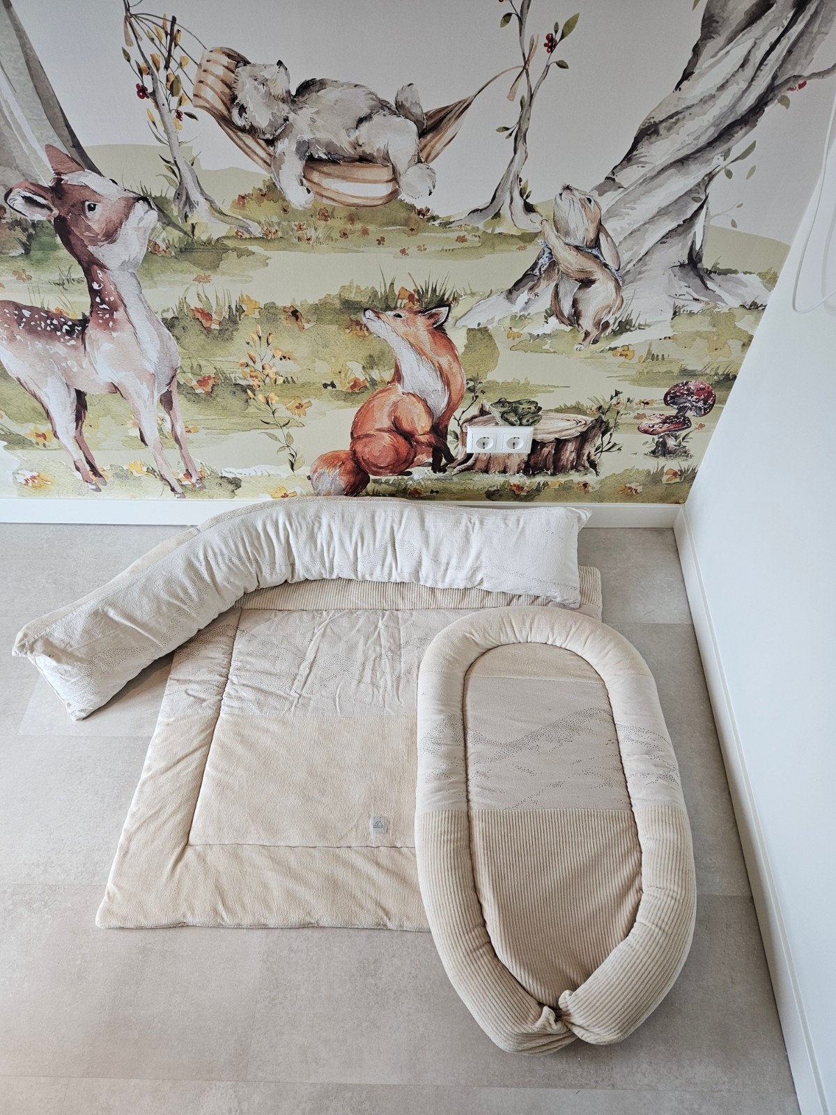 Prachtige 3-delige baby-set Nanami (Beige / Bergjes), Ophalen, Zo goed als nieuw, Kleed of Kussen