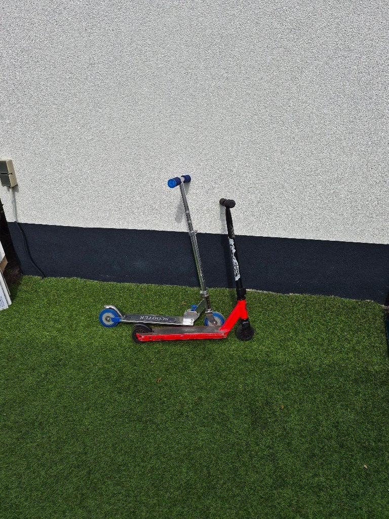 Twee gebruikte steps voor kinderen, Ophalen, Gebruikt, Gewone step, Onbekend