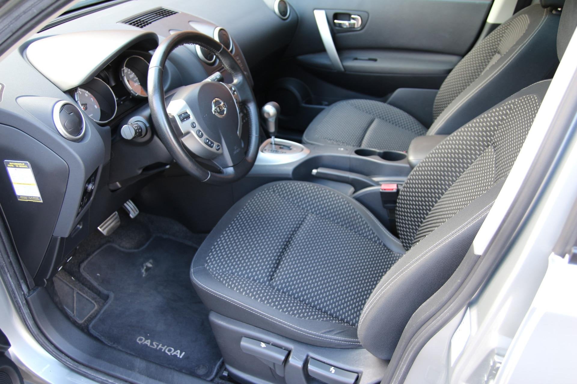 Nissan Qashqai 2.0 141pk Connect Edition AUT. | NL-auto | Na, Auto's, Stof, Gebruikt, Zwart, 4 cilinders