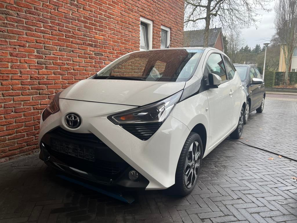 Toyota aygo bj 2021 bumper delen, Gebruikt, Voor, Ophalen of Verzenden, Toyota