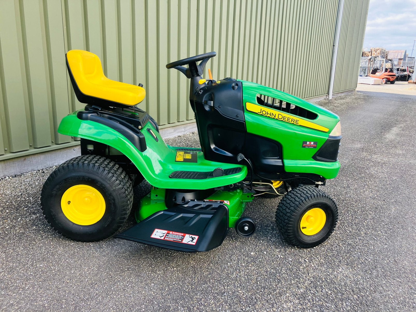 Zeer nette john deere X110 zitmaaier NIEUW MAAIDEK!!, Ophalen, Zo goed als nieuw
