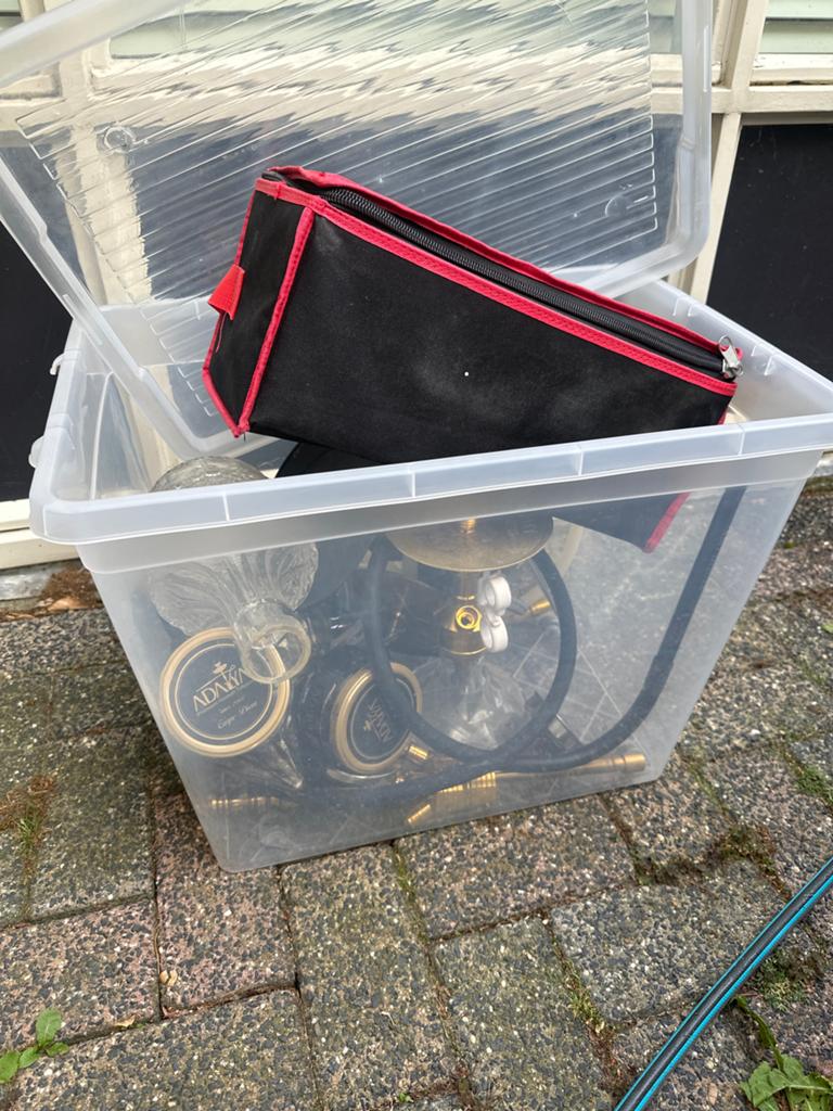 2 waterpijpen met accessoires, Verzamelen, Rookartikelen, Aanstekers en Luciferdoosjes, Ophalen of Verzenden