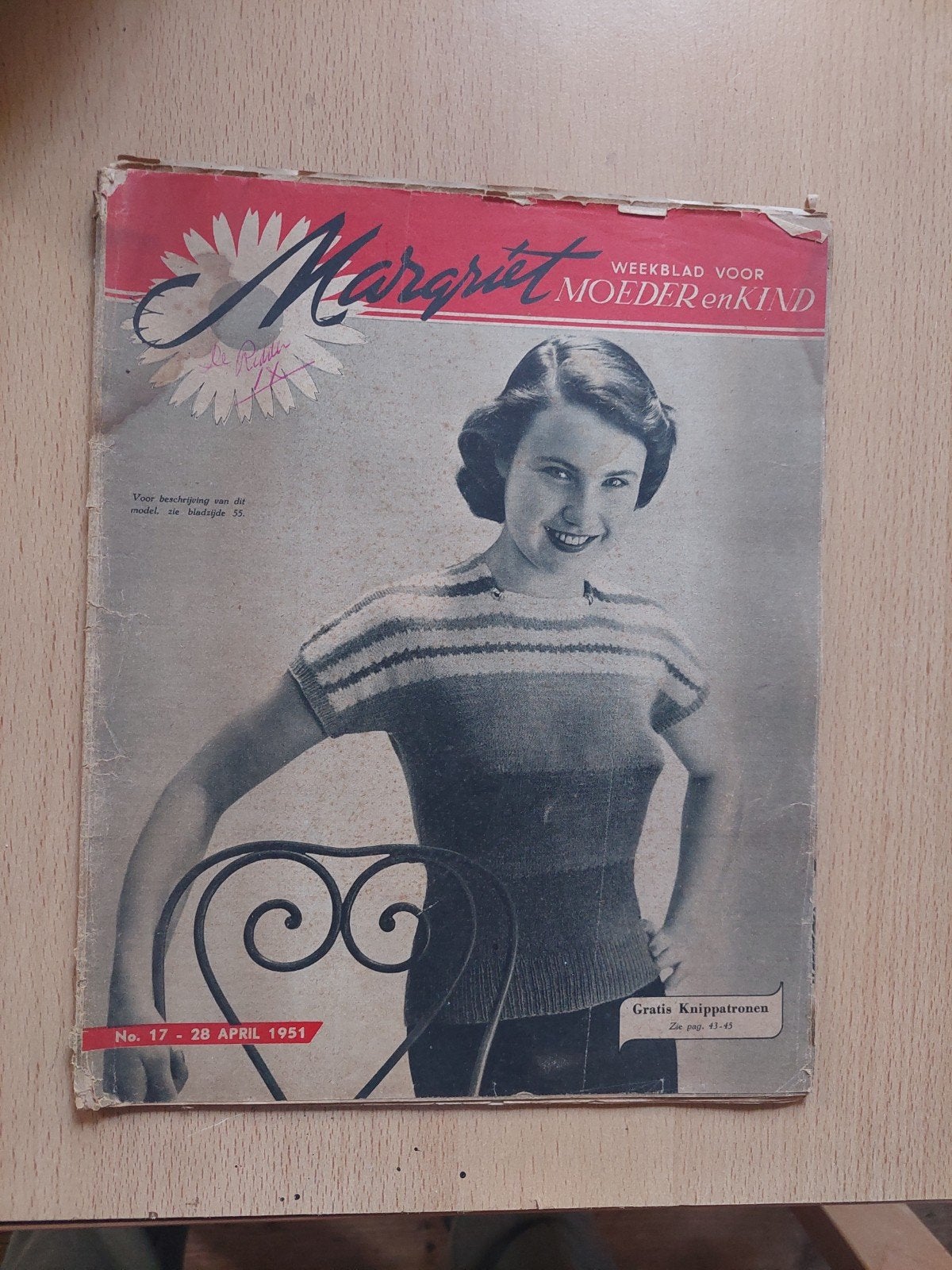 Margriet Weekblad voor Moeder en Kind - No. 17, 28 april 195, Boeken, Ophalen of Verzenden, Gelezen, Overige typen