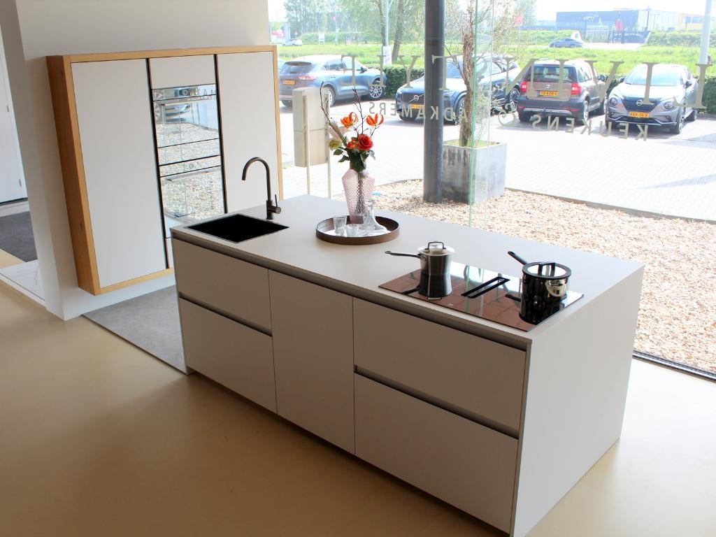 MB-1 High-end designkeuken met V-ZUG – Liebherr & eiland, Ophalen, Ladestraße 52, 32257 Bünde, Duitsland, Rotpunkt Küchen GmbH