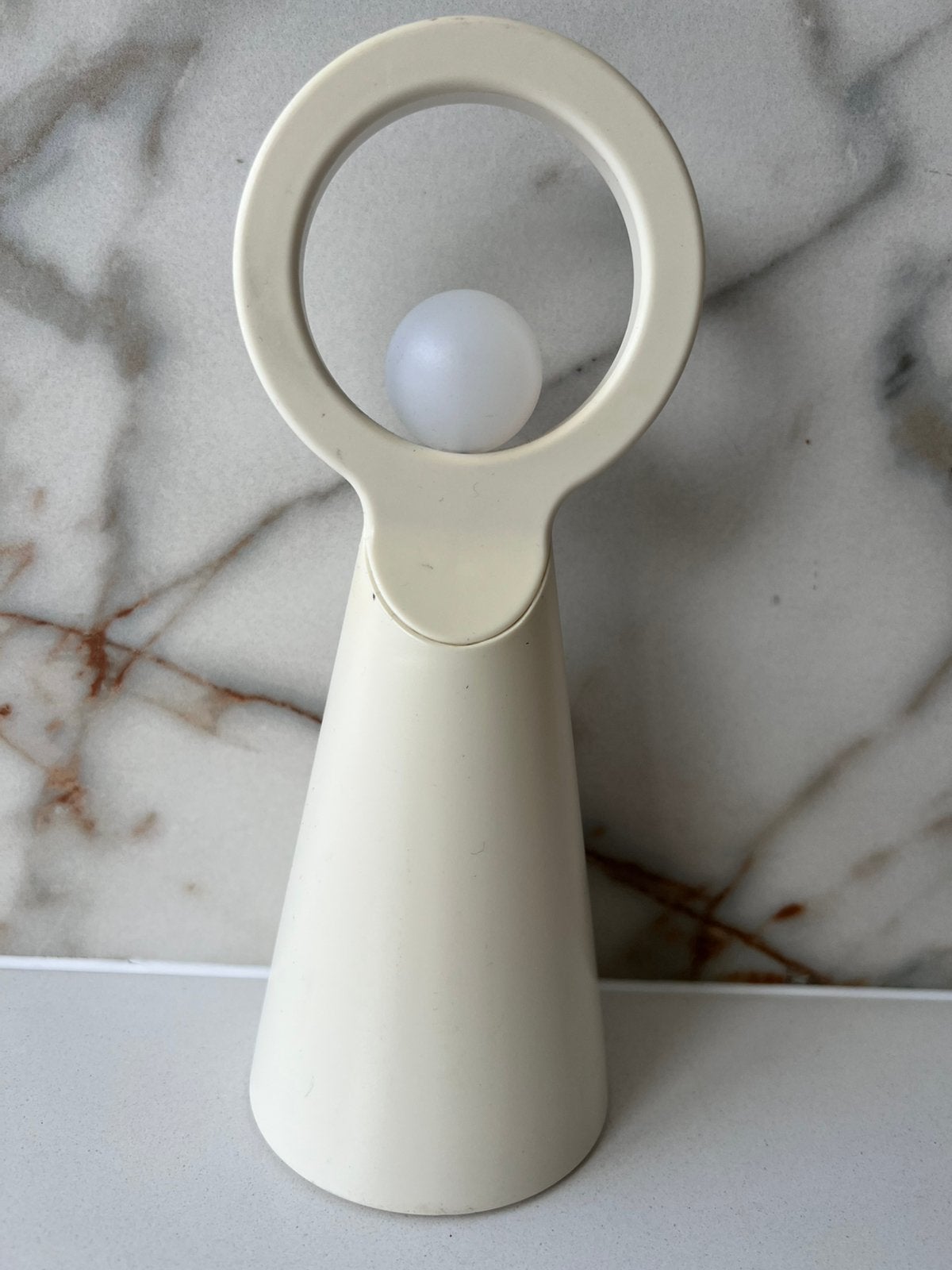 IKEA STRALA ENGEL LAMP DESIGN DECORATIEF TAFELLAMP LED, Beige, Kunststof, Ophalen of Verzenden, Zo goed als nieuw