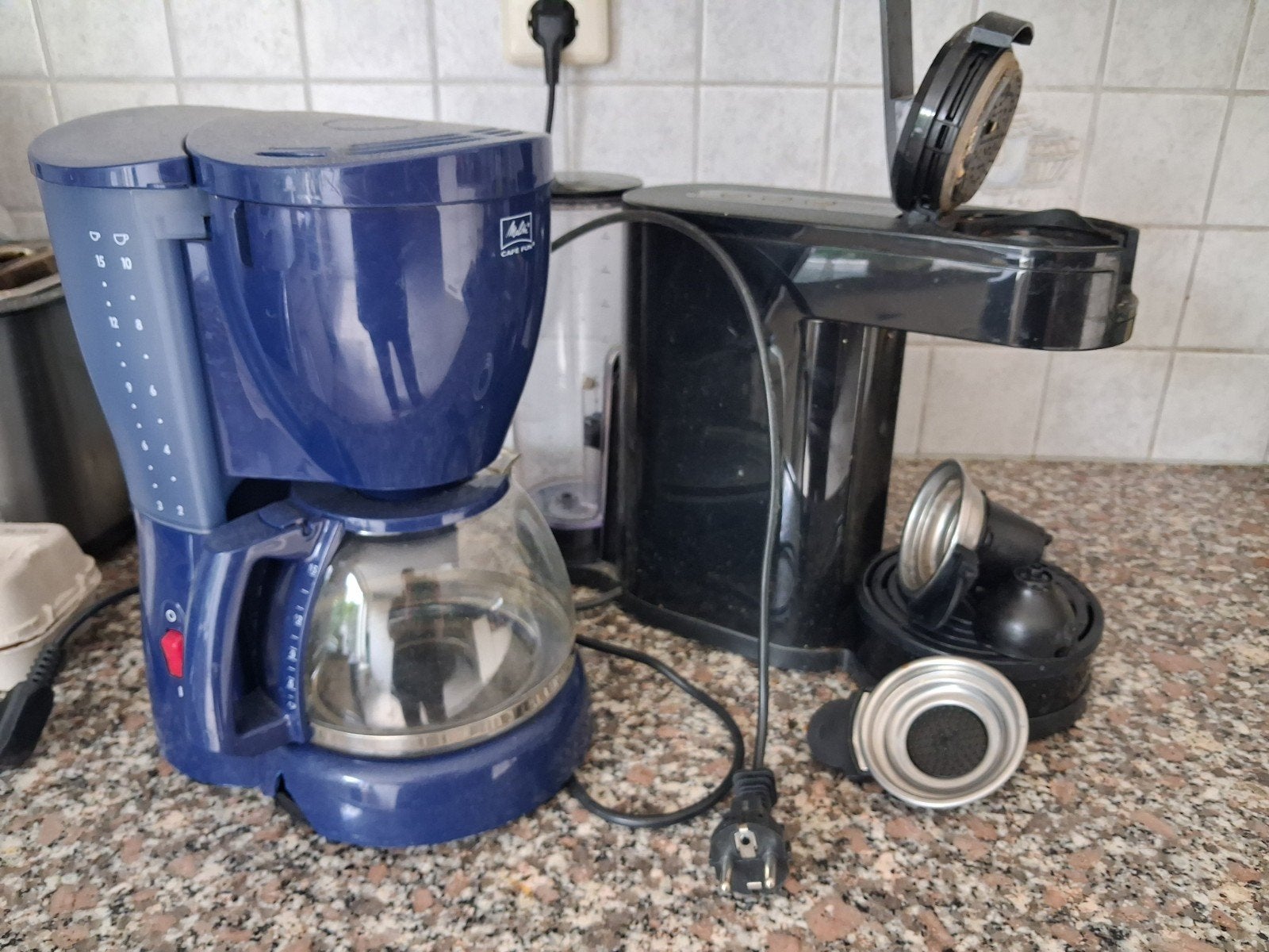 Gratis af te halen Senseo en gewoon koffiezetapparaat, Witgoed en Apparatuur, Koffiezetapparaten, Ophalen, Gebruikt, Koffiemachine