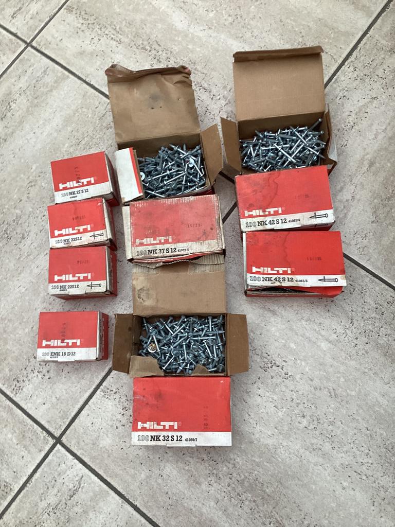 Hilti schiethamer spijkers, Ophalen, Zo goed als nieuw