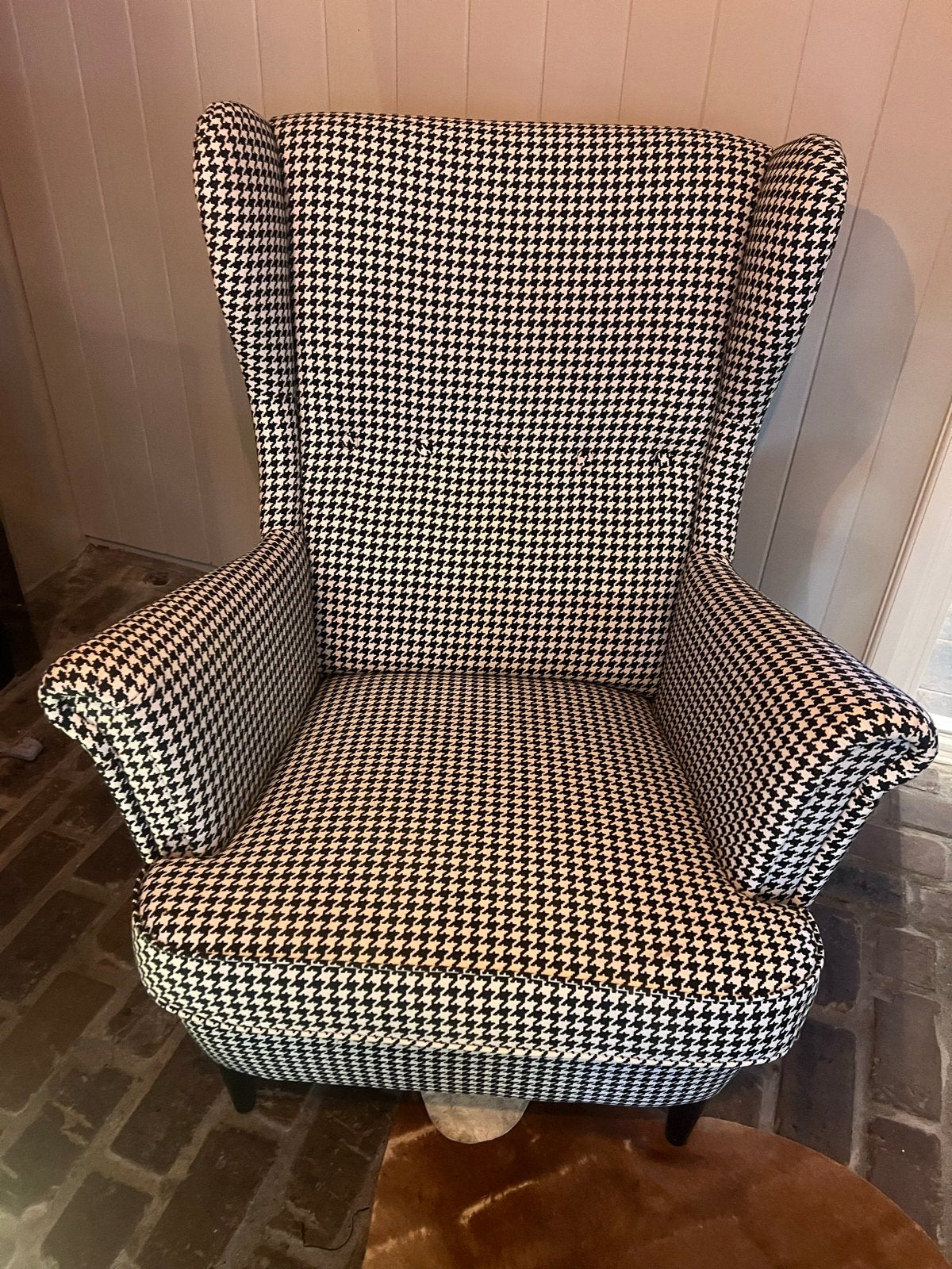 Stijlvolle oorfauteuil met pied-de-poule patroon, Ophalen, Zo goed als nieuw, Stof, 75 tot 100 cm