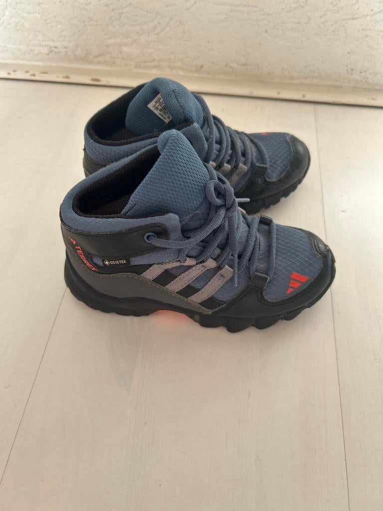 Adidas Terrex Gore-Tex wandelschoenen maat 26, Ophalen, Zo goed als nieuw, Jongen of Meisje, Schoenen