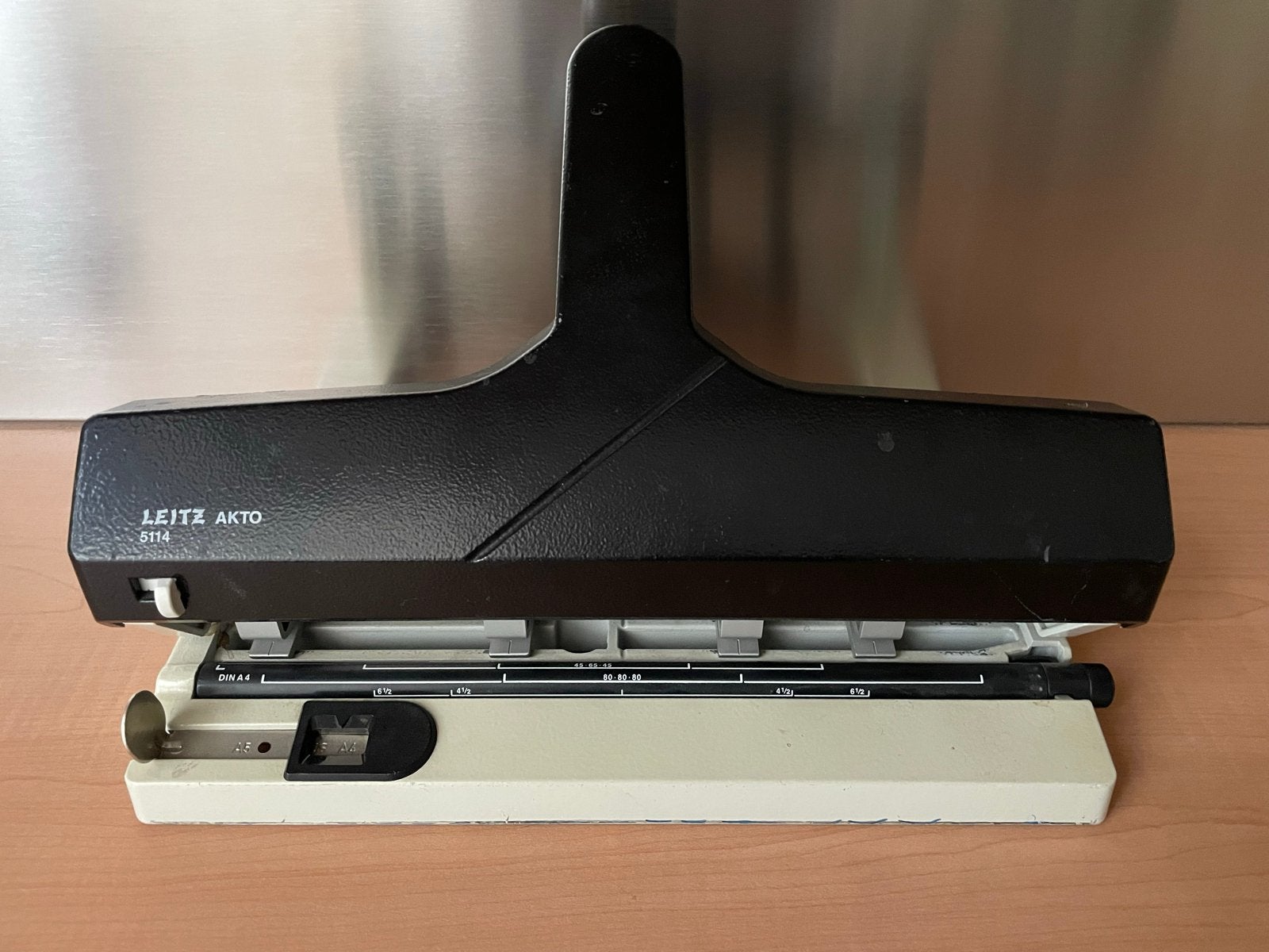 Leitz Akto 5114 perforator - Vintage kantoorartikel, Diversen, Ophalen of Verzenden, Gebruikt