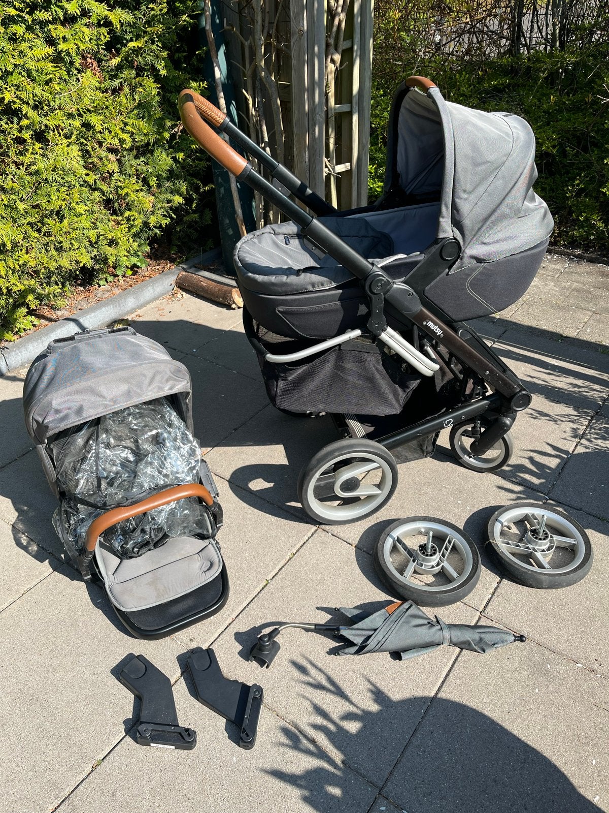 Mutsy kinderwagen met boodschappenmand, Ophalen, Gebruikt, Combiwagen, Met reiswieg