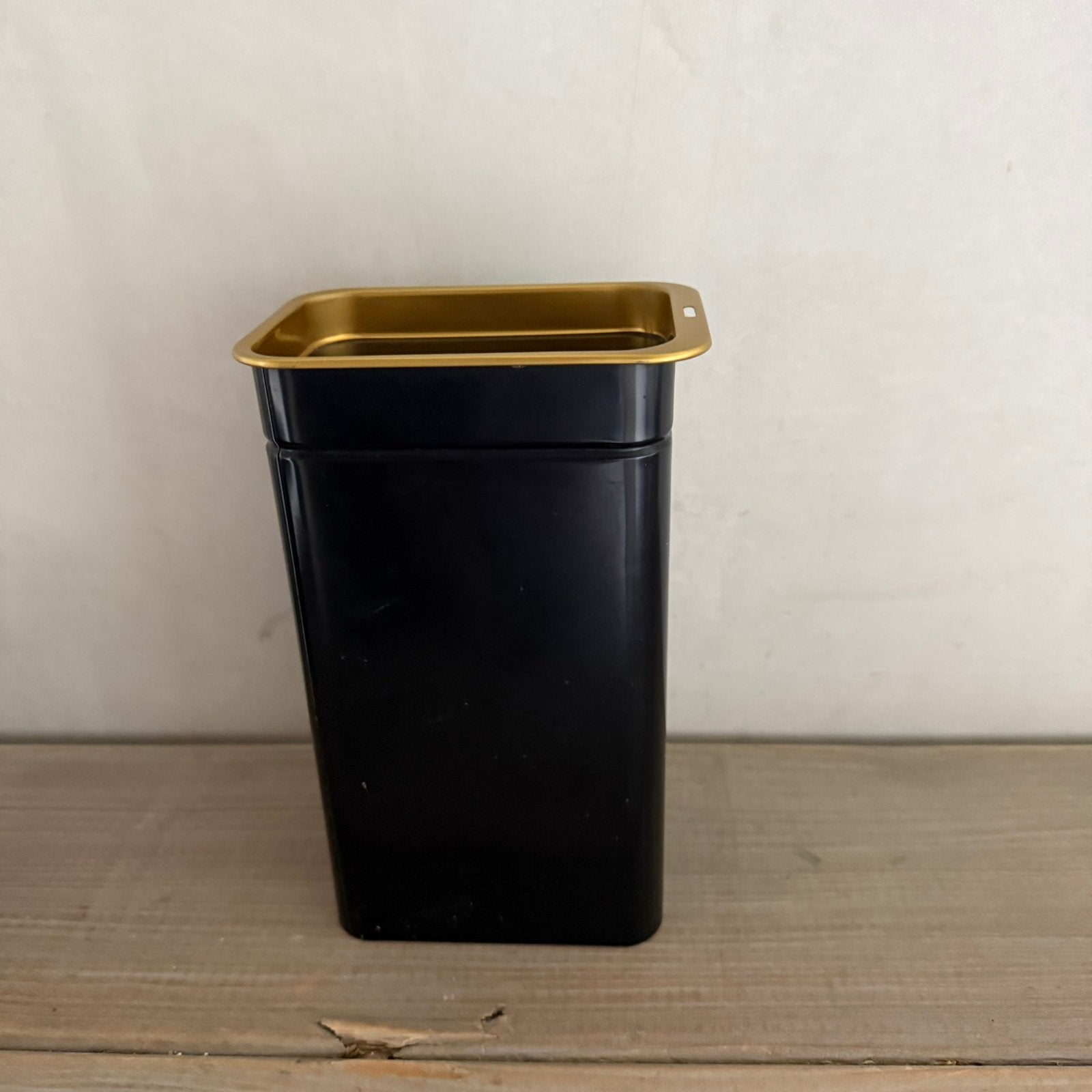 1 IKEA BLOMNING koffiebus bus blik zwart goud, koffieblik, Huis en Inrichting, Ophalen of Verzenden, Zo goed als nieuw, Metaal