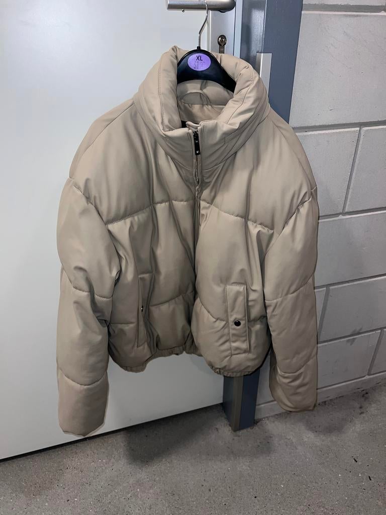 Pull & Bear beige korte jas, Ophalen of Verzenden, Gedragen, Maat 42/44 (L), Beige