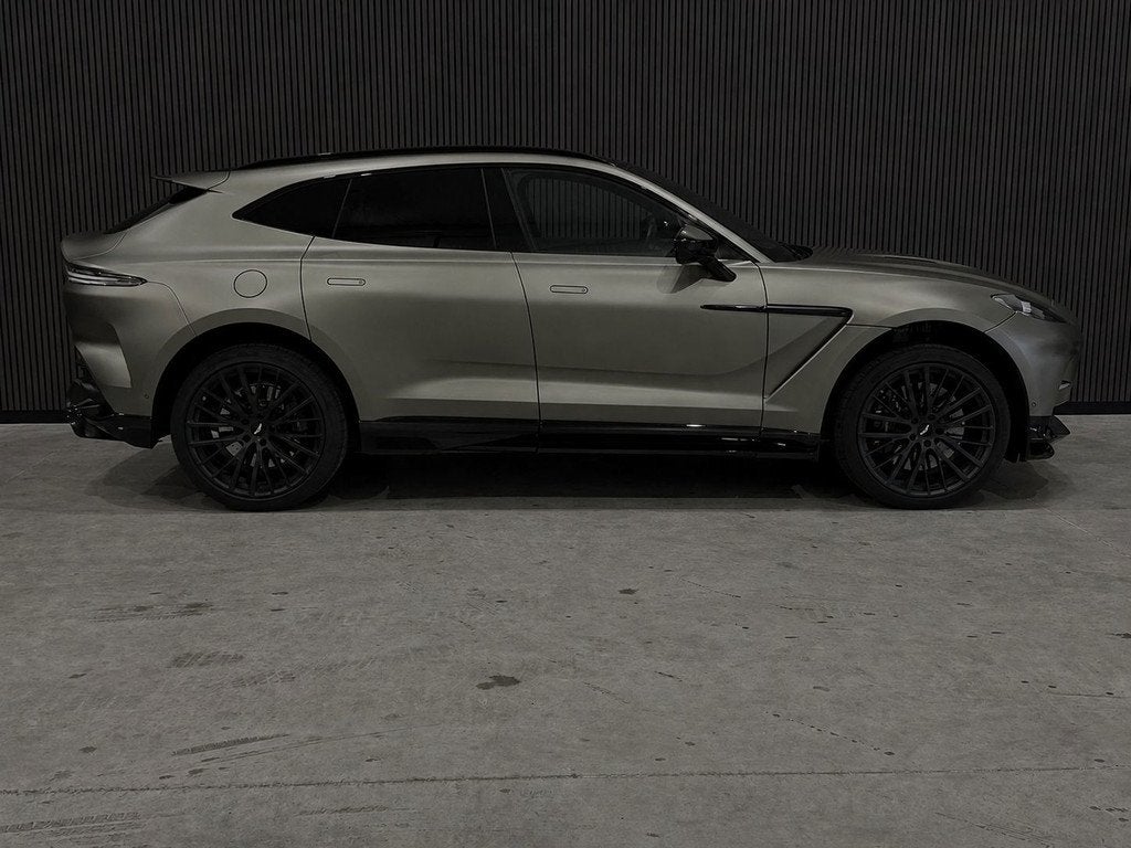 Aston Martin DBX 4.0 V8 707 / Fabrieksgarantie tot 26.10.202, Auto's, Aston Martin, Bedrijf, Vierwielaandrijving, Geïmporteerd