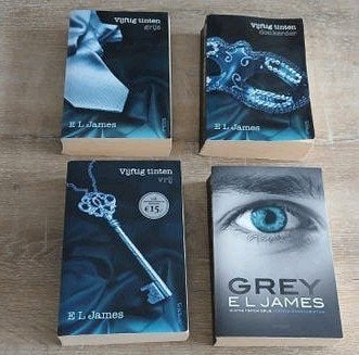 vijftig tinten grijs donkerder vrij + Grey E.L. James boeken, Ophalen of Verzenden, Gelezen, E L James