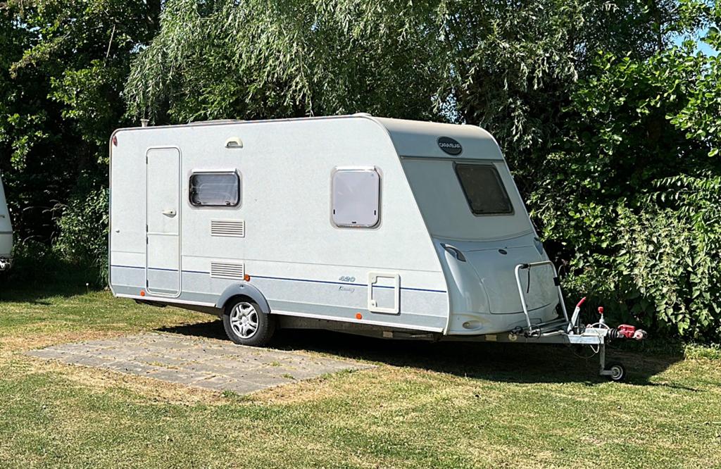 Caravelair Discovery 420 caravan uit 2007, Standaardzit, Omvormbare zithoek, 750 - 1000 kg, Particulier