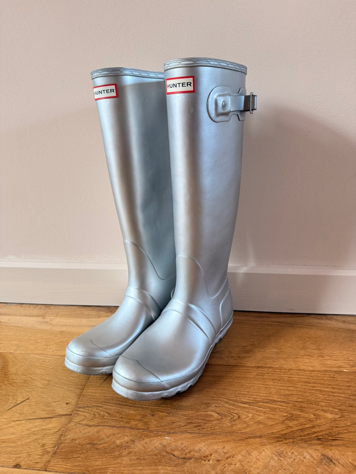 Hunter regenlaarzen maat 39 - Zilverkleurig, Kleding | Dames, Schoenen, Ophalen of Verzenden, Gedragen, Overige kleuren, Regenlaarzen