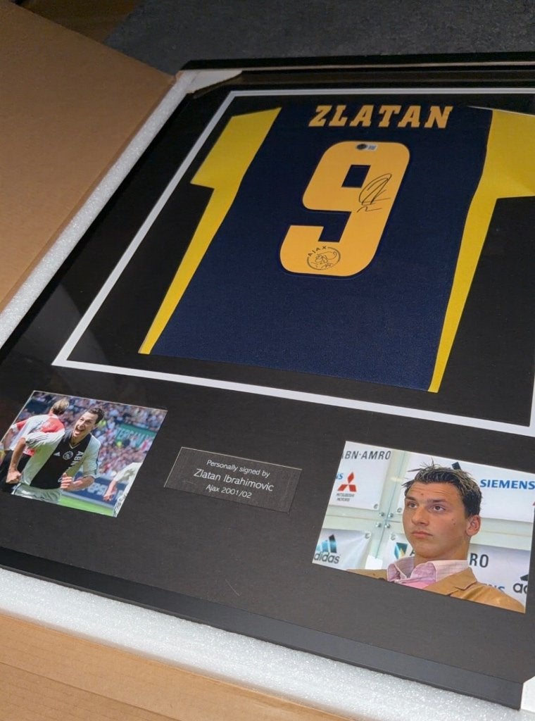 Gesigneerd Zlatan Ibrahimović Ajax 2001/02 met Beckett COA, Verzamelen, Ophalen of Verzenden, Nieuw, Ajax, Shirt