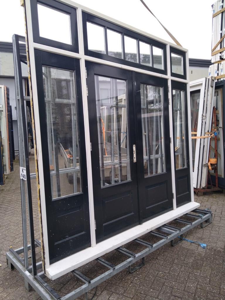 Pui met dubbele tuindeuren en zijlichten bovenlicht, Deurkozijn, 225 cm of meer, Ophalen of Verzenden, Zo goed als nieuw