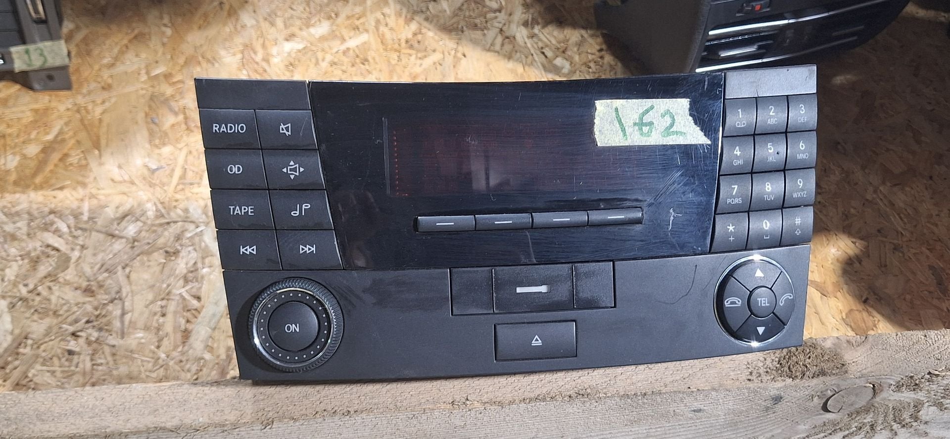 Originele Mercedes E-Klasse W211 Autoradio / CD (Audio 20), Gebruikt, -, -, Ophalen of Verzenden