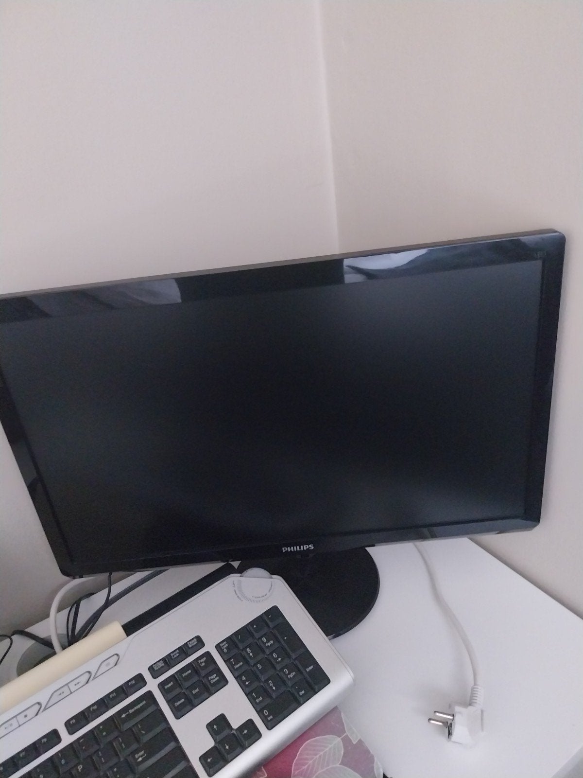 Philips Monitor en Trust Toetsenbord Set, Computers en Software, Monitoren, Ophalen
