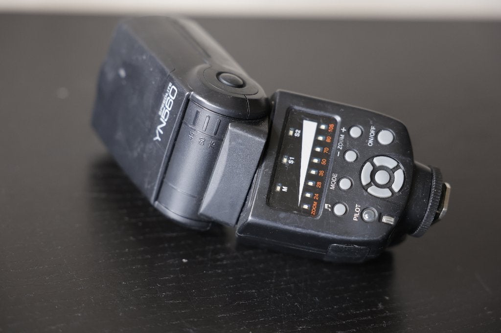 Yongnuo YN560 Flitser, Ophalen of Verzenden, Gebruikt, Overige merken, Kantelbaar